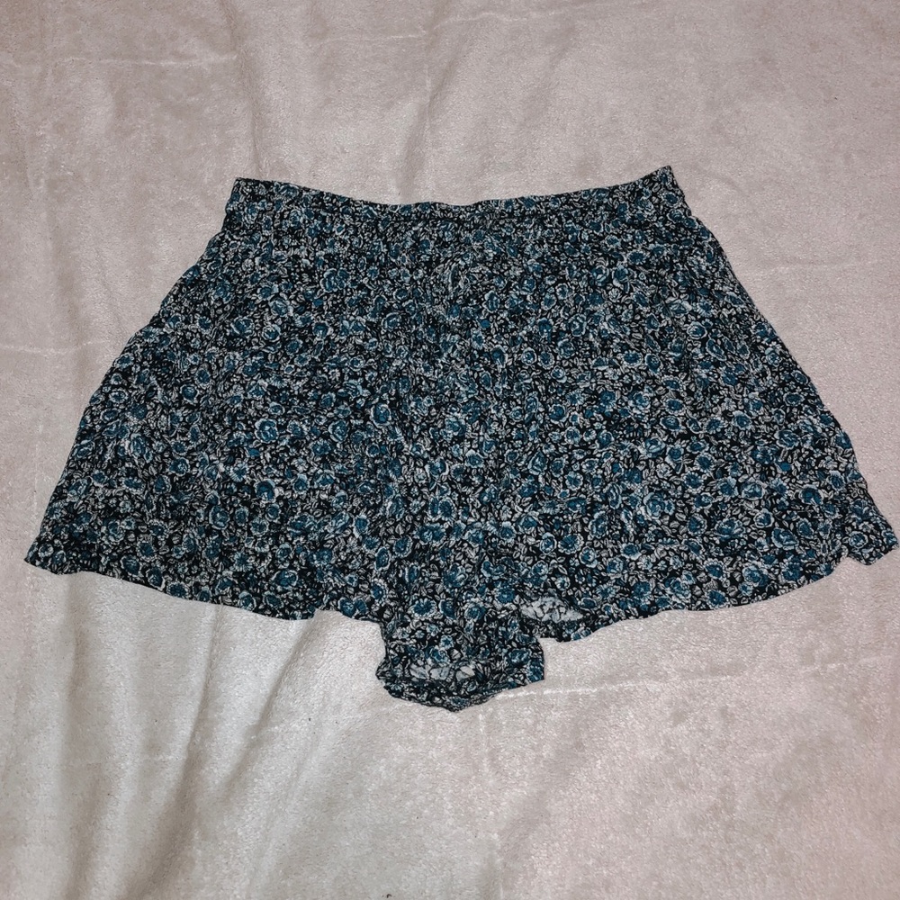 American Eagle Flowy Shorts